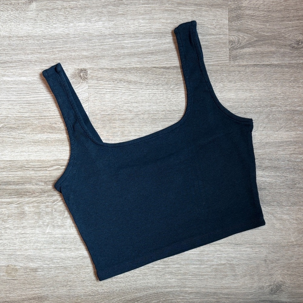 Fashion Nova dark blue ribbed crop top